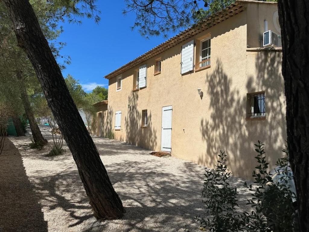 Villa Au Pied De La Sainte Victoire Puyloubier Exterior foto